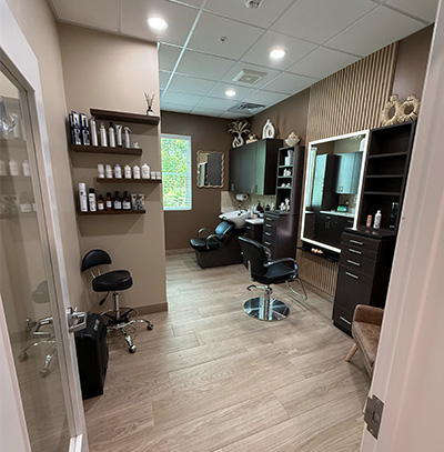 Private salon suite of hair stylist in Port Charlotte